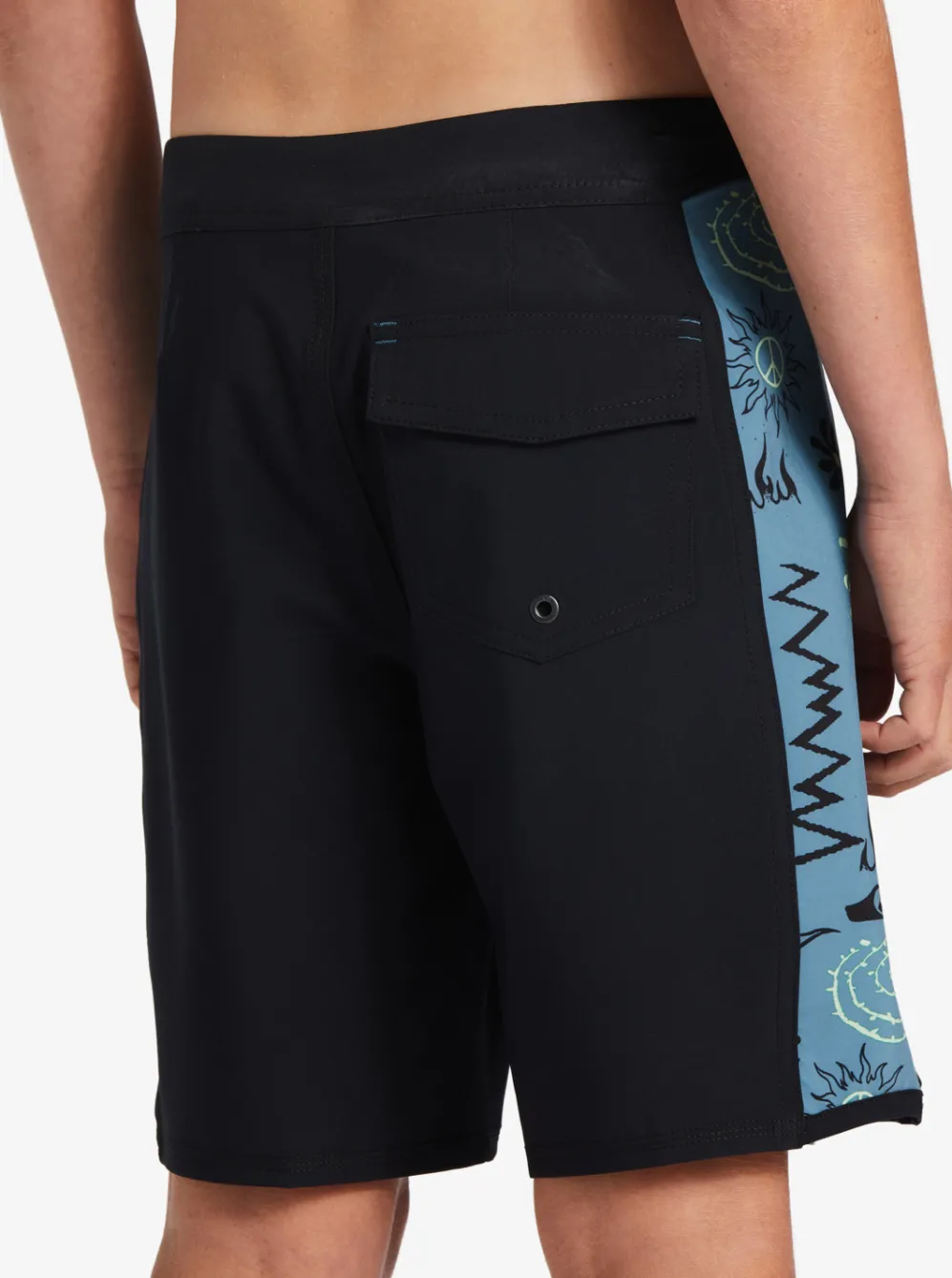 Quiksilver Shorts|Boy'S 8-16 Surfsilk Radical Arch 16" Boardshorts Black