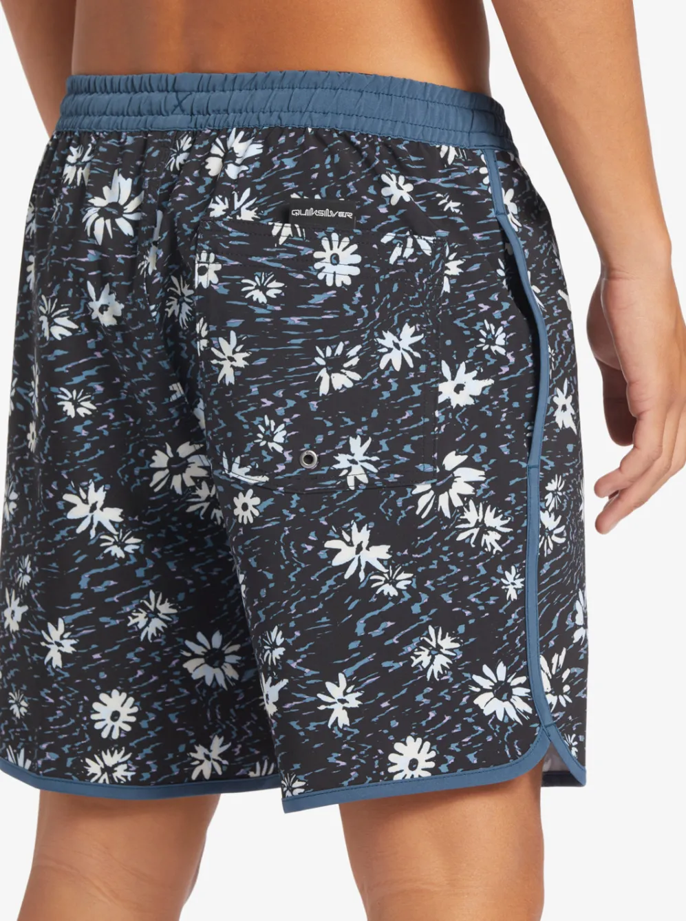 Quiksilver Elastic Waist|Surfsilk Scallop Volley 17" Volleys Midnight Navy